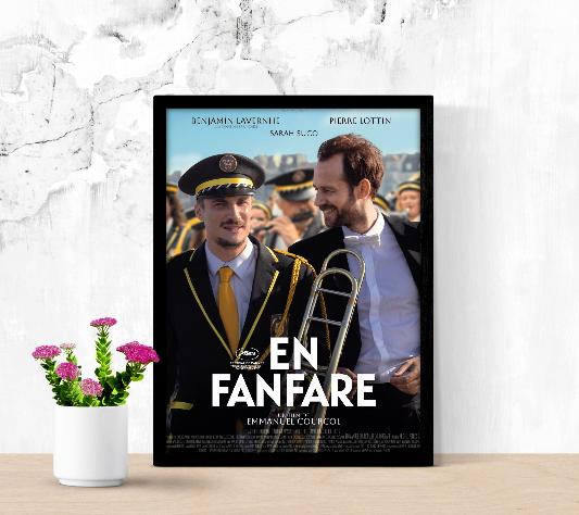 En Fanfare framed poster