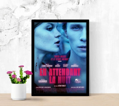 En attendant la nuit - framed poster