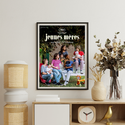 Jeunes mères framed poster
