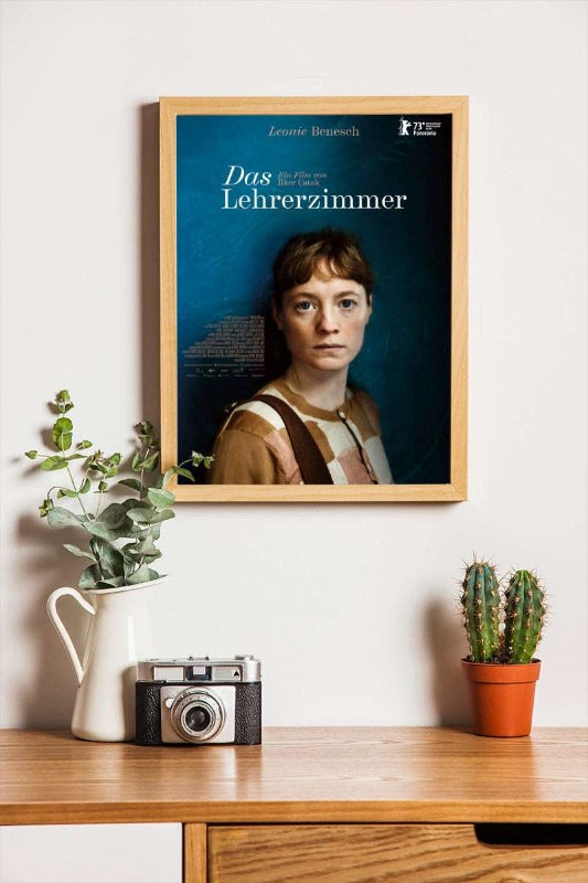 Das Lehrerzimmer - framed poster