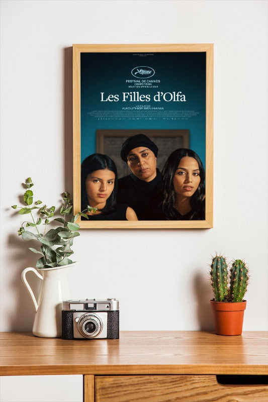 Les filles d'Olfa - framed poster