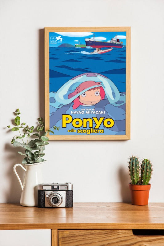 Ponyo sulla scogliera - framed poster